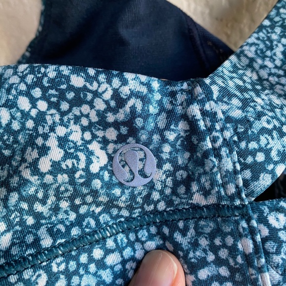 Lululemon In A Flash Bra ll - Picture 3 of 6